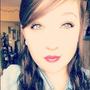 Meet your Posher, Julissa